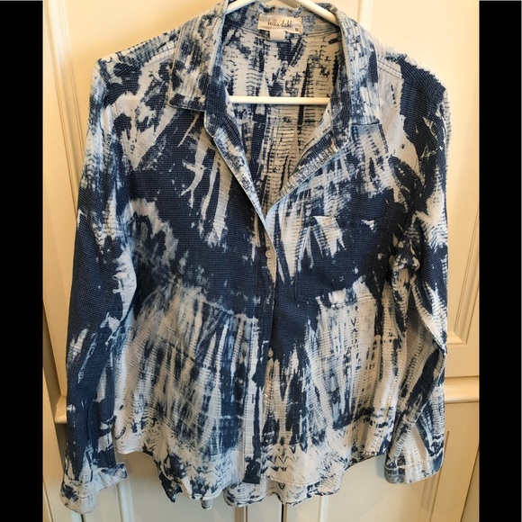 Bella Dahl Tops - Tie-dye like shirt 😱